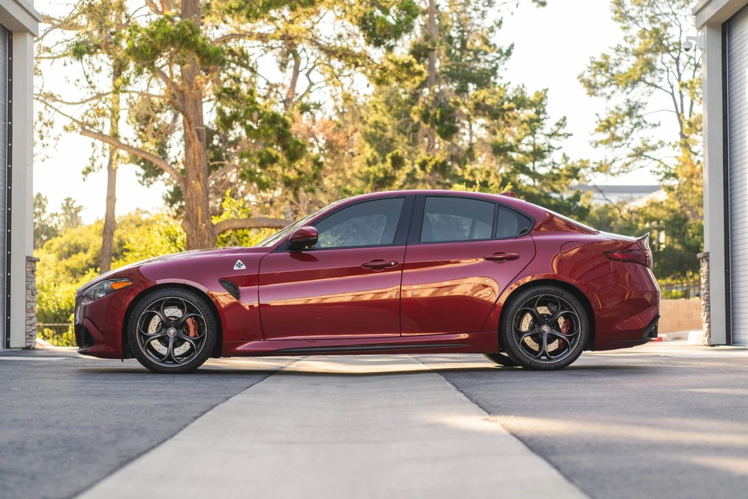 2017 Alfa Romeo Giulia Quadrifoglio - Image 16 of 31