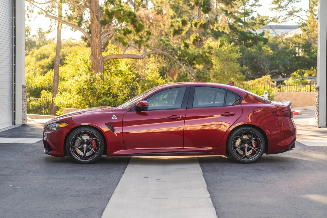 2017 Alfa Romeo Giulia Quadrifoglio - Image 15 of 31
