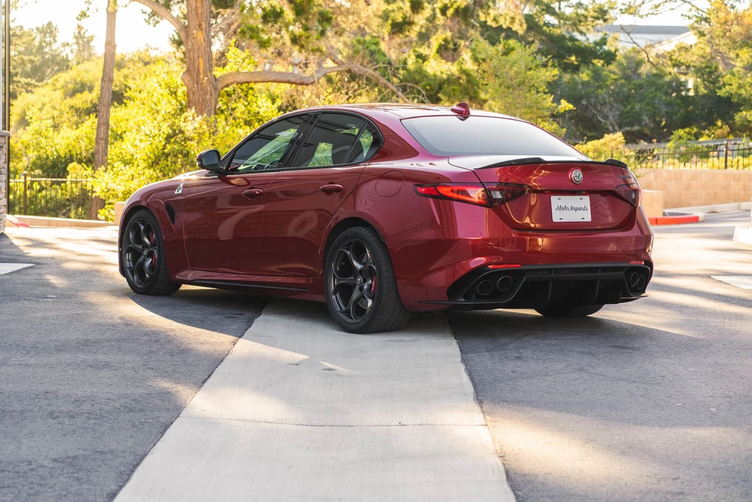 2017 Alfa Romeo Giulia Quadrifoglio - Image 21 of 31