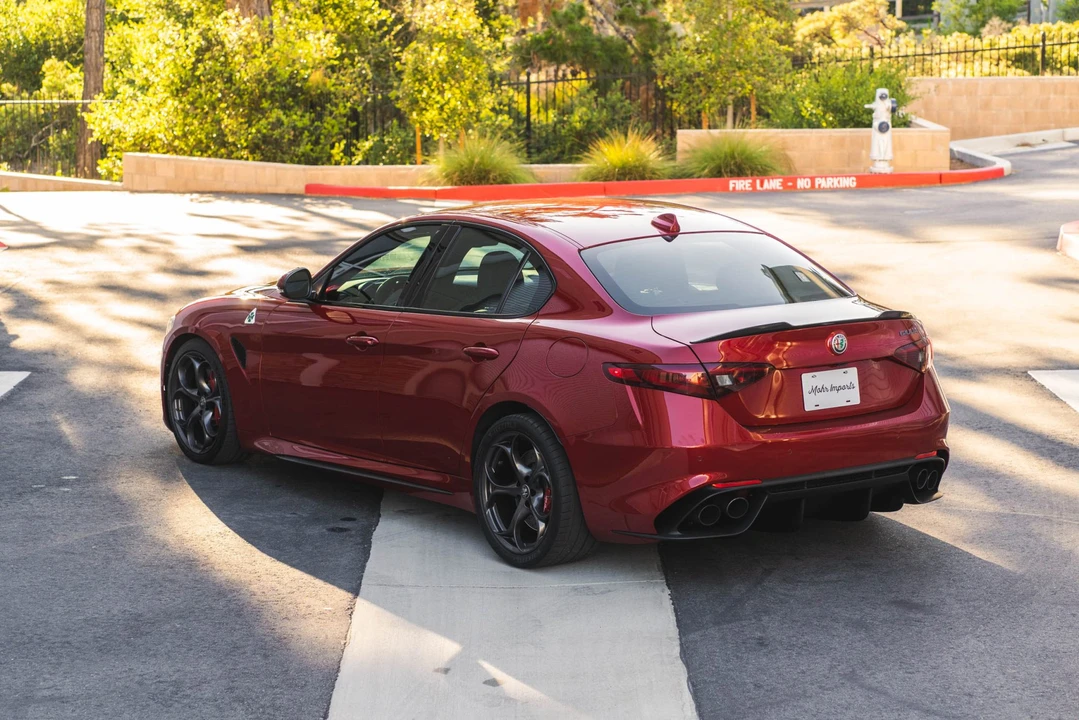 2017 Alfa Romeo Giulia Quadrifoglio - Image 22 of 31