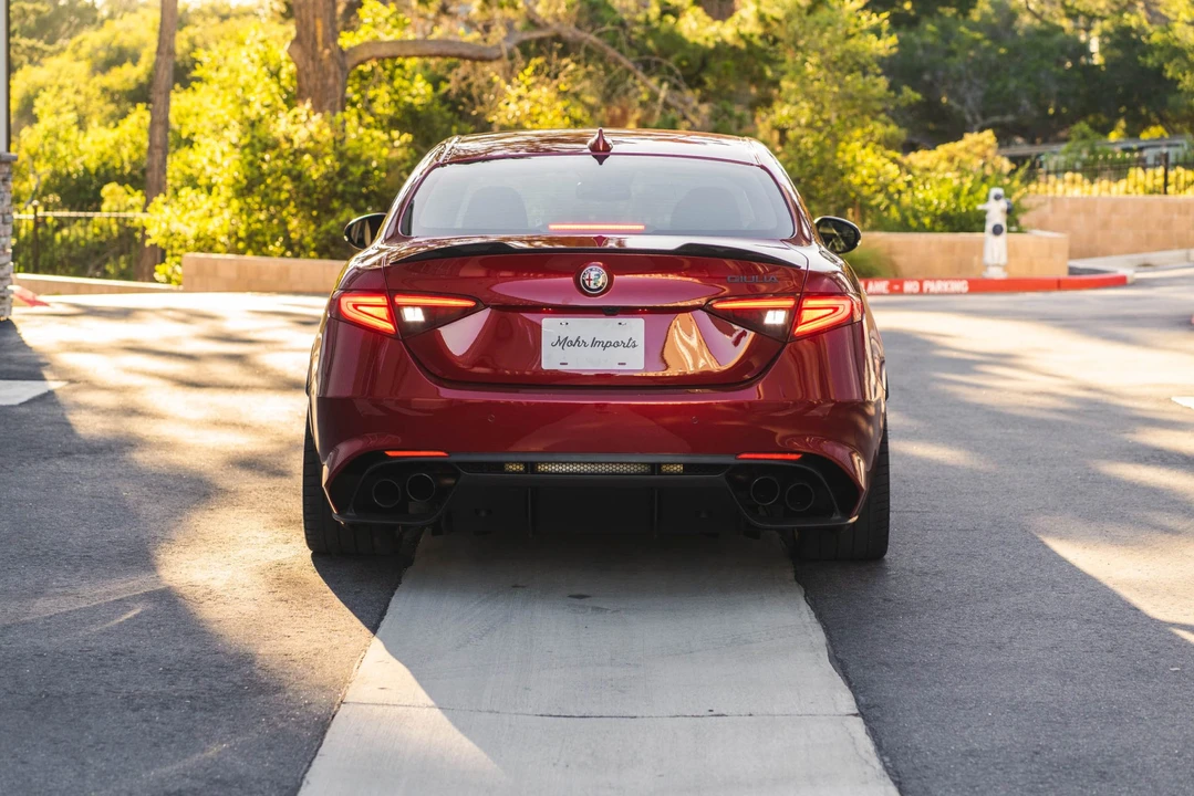 2017 Alfa Romeo Giulia Quadrifoglio - Image 29 of 31