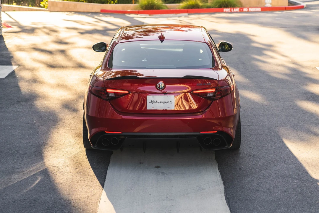 2017 Alfa Romeo Giulia Quadrifoglio - Image 28 of 31