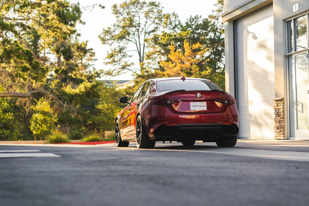 2017 Alfa Romeo Giulia Quadrifoglio - Image 23 of 31
