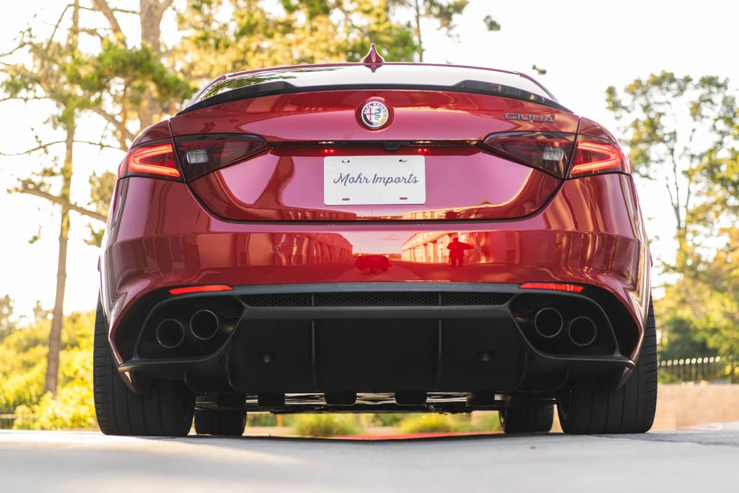 2017 Alfa Romeo Giulia Quadrifoglio - Image 26 of 31