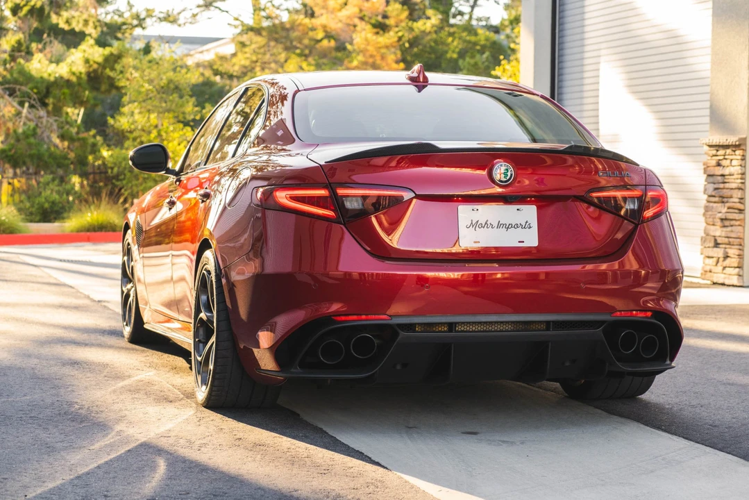 2017 Alfa Romeo Giulia Quadrifoglio - Image 25 of 31