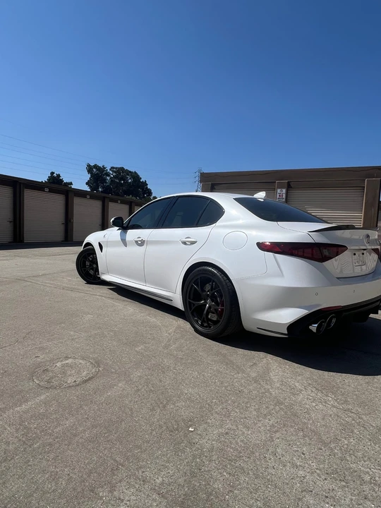 2017 Alfa Romeo Giulia Quadrifoglio - Image 10 of 31