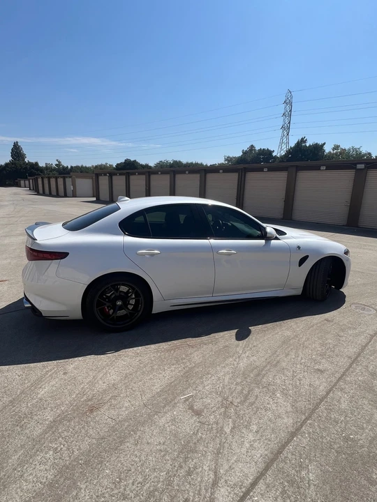 2017 Alfa Romeo Giulia Quadrifoglio - Image 4 of 31