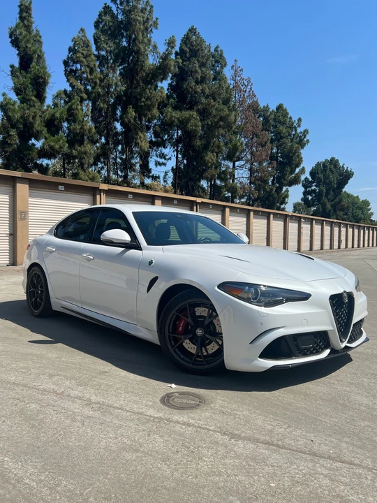 2017 Alfa Romeo Giulia Quadrifoglio - Image 2 of 31