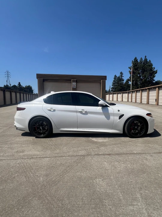 2017 Alfa Romeo Giulia Quadrifoglio - Image 3 of 31