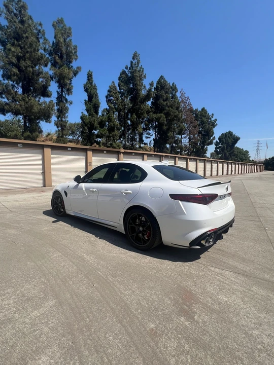 2017 Alfa Romeo Giulia Quadrifoglio - Image 8 of 31