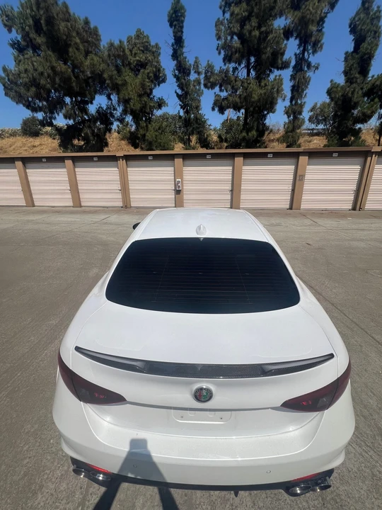 2017 Alfa Romeo Giulia Quadrifoglio - Image 24 of 31
