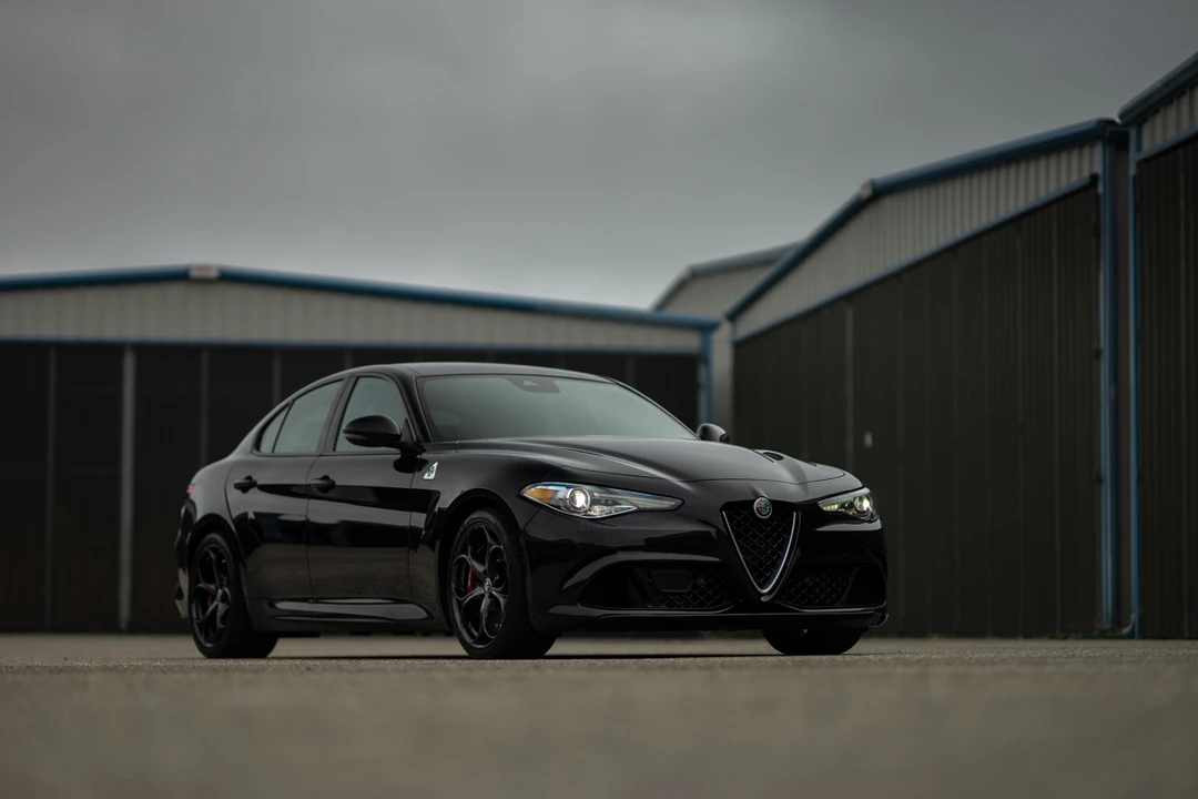 2017 Alfa Romeo Giulia Quadrifoglio - Image 27 of 31
