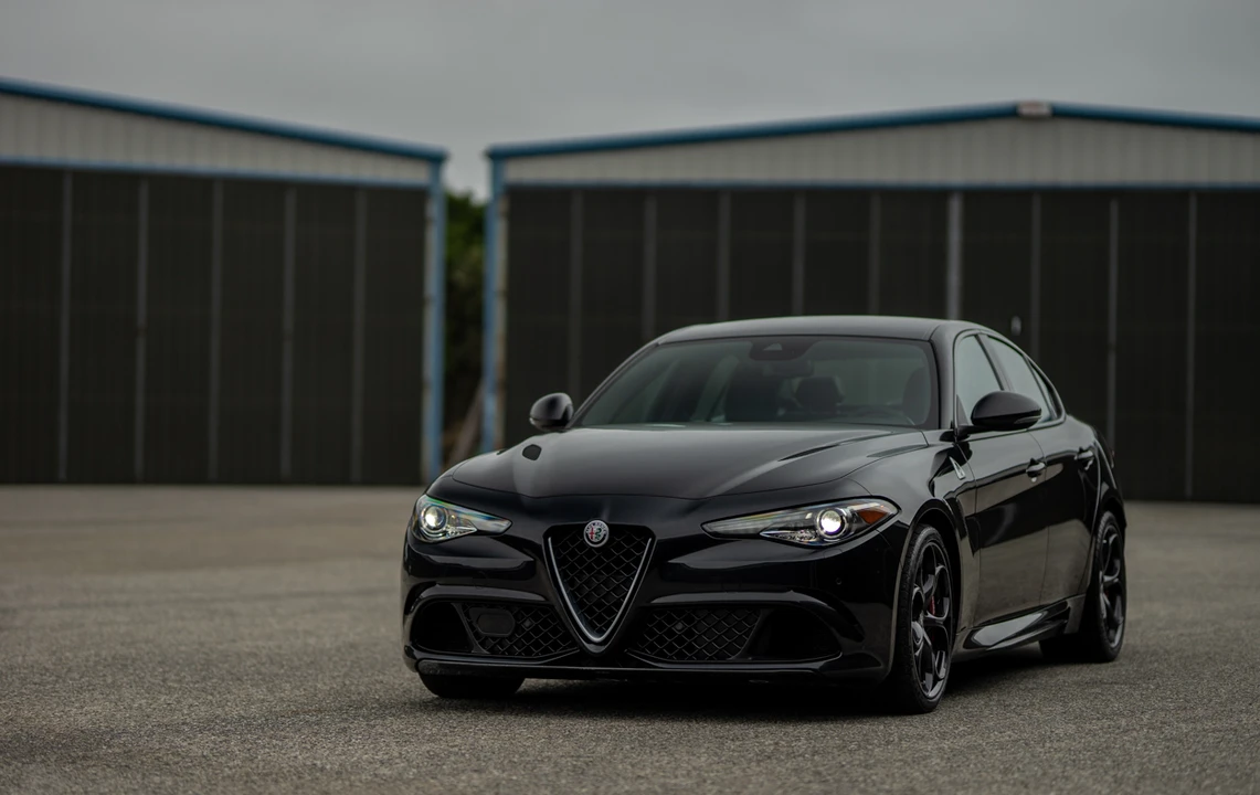 2017 Alfa Romeo Giulia Quadrifoglio - Image 30 of 31