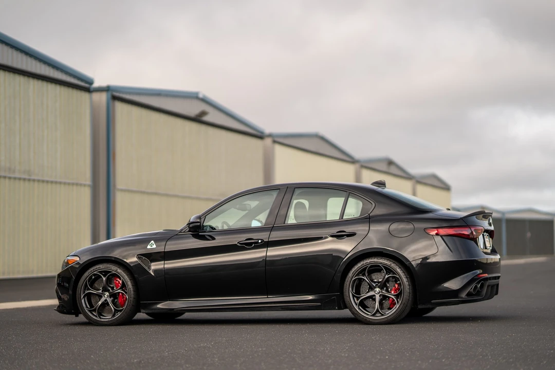 2017 Alfa Romeo Giulia Quadrifoglio - Image 12 of 31