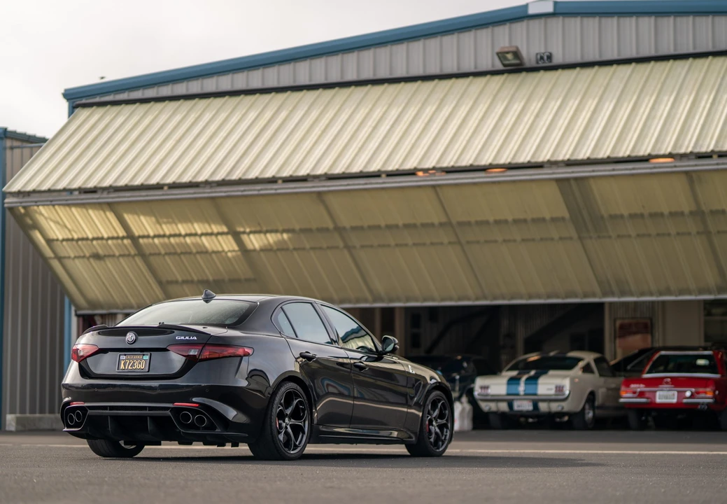 2017 Alfa Romeo Giulia Quadrifoglio - Image 16 of 31