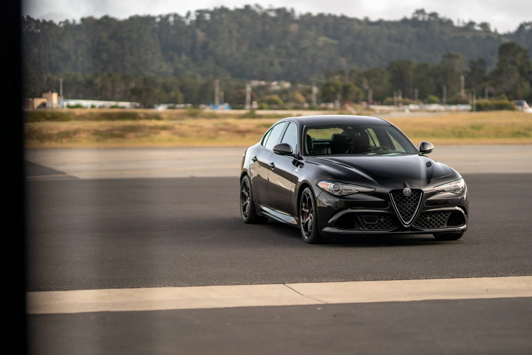 2017 Alfa Romeo Giulia Quadrifoglio - Image 5 of 31