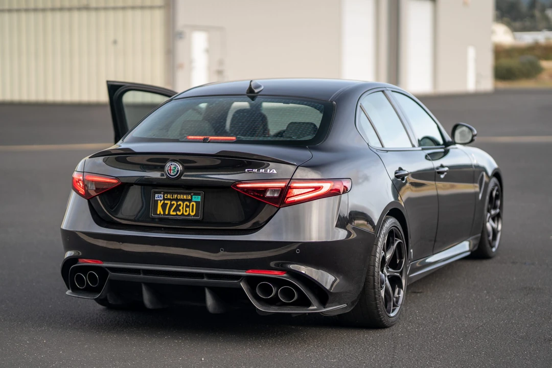 2017 Alfa Romeo Giulia Quadrifoglio - Image 17 of 31