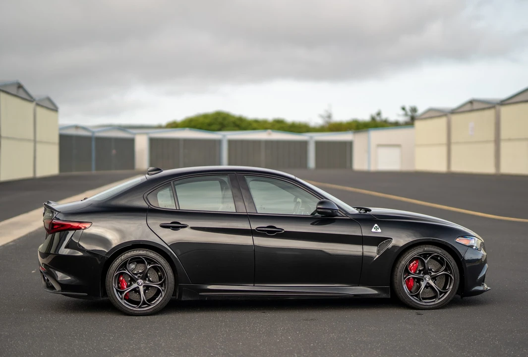 2017 Alfa Romeo Giulia Quadrifoglio - Image 19 of 31
