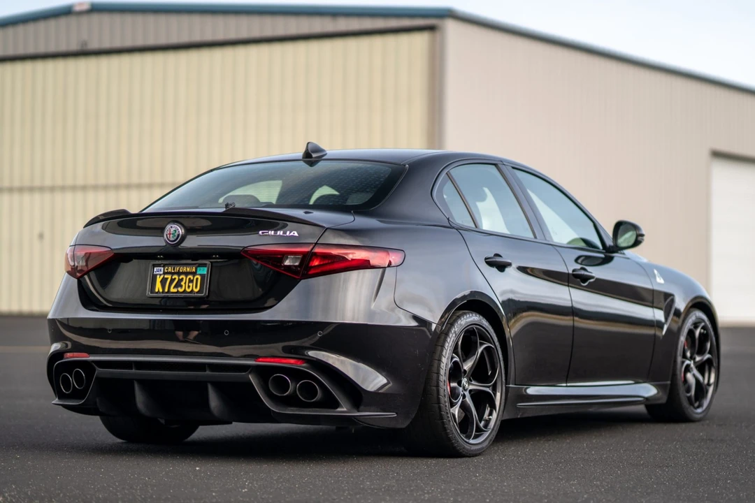 2017 Alfa Romeo Giulia Quadrifoglio - Image 18 of 31