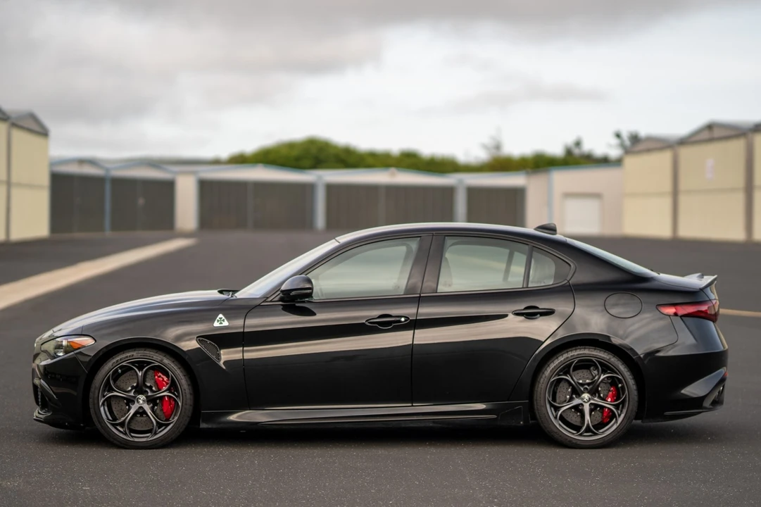 2017 Alfa Romeo Giulia Quadrifoglio - Image 10 of 31