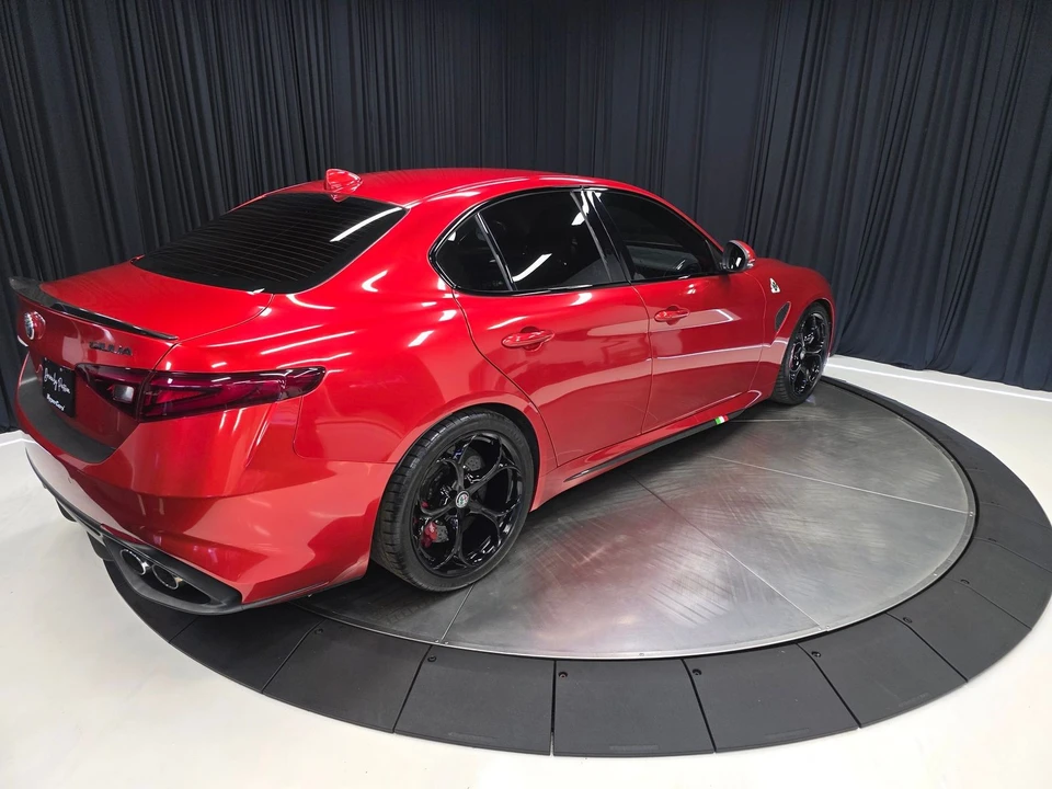 2017 Alfa Romeo Giulia Quadrifoglio - Image 14 of 21