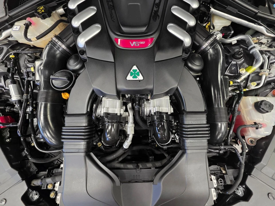 2017 Alfa Romeo Giulia Quadrifoglio - Image 6 of 21