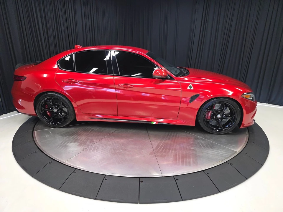 2017 Alfa Romeo Giulia Quadrifoglio - Image 15 of 21
