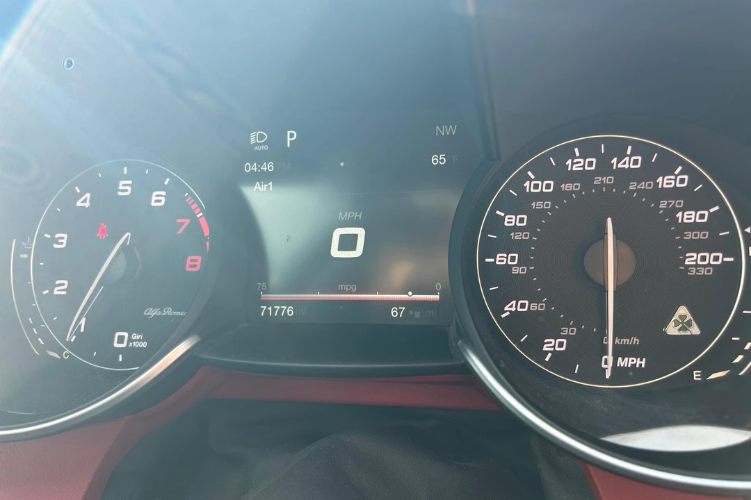 2017 Alfa Romeo Giulia Quadrifoglio - Image 29 of 31