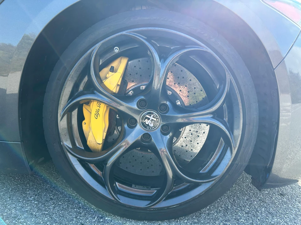 2017 Alfa Romeo Giulia Quadrifoglio - Image 25 of 31