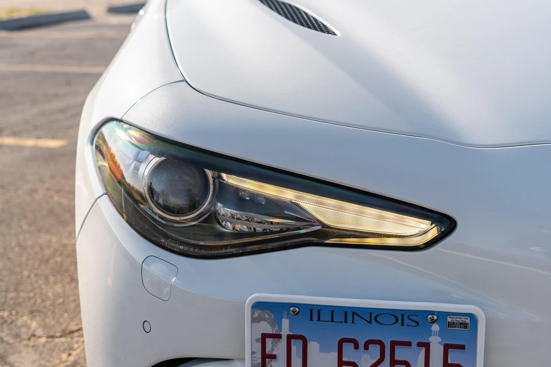 2017 Alfa Romeo Giulia Quadrifoglio - Image 9 of 31