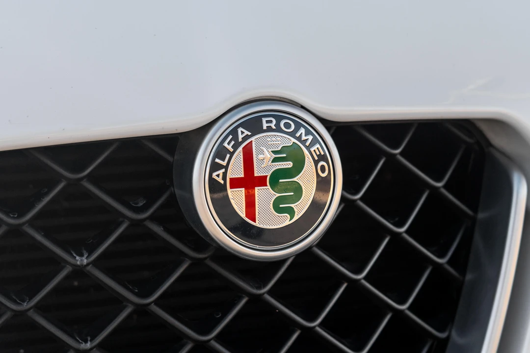 2017 Alfa Romeo Giulia Quadrifoglio - Image 11 of 31