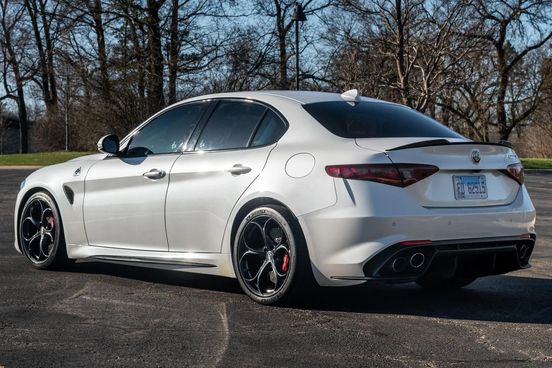 2017 Alfa Romeo Giulia Quadrifoglio - Image 4 of 31
