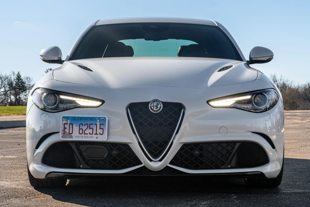 2017 Alfa Romeo Giulia Quadrifoglio - Image 2 of 31
