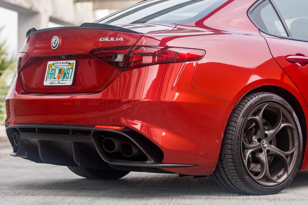 2017 Alfa Romeo Giulia Quadrifoglio - Image 25 of 31