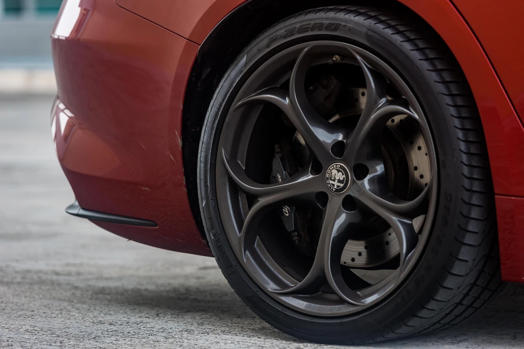 2017 Alfa Romeo Giulia Quadrifoglio - Image 31 of 31