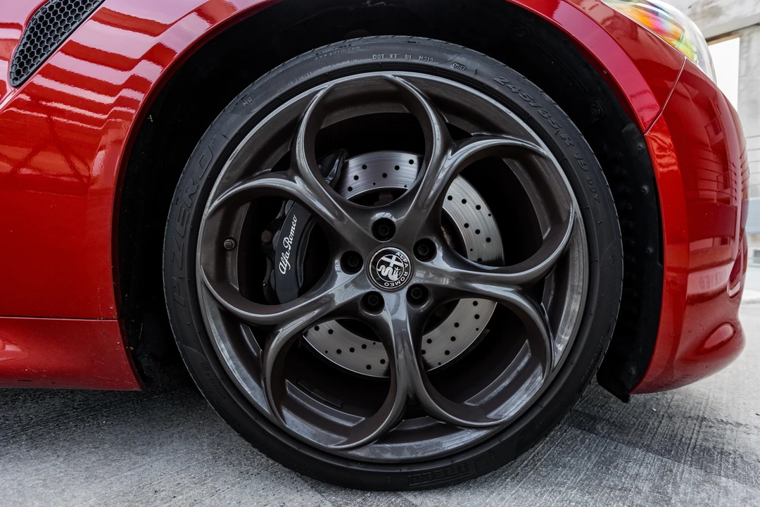 2017 Alfa Romeo Giulia Quadrifoglio - Image 30 of 31