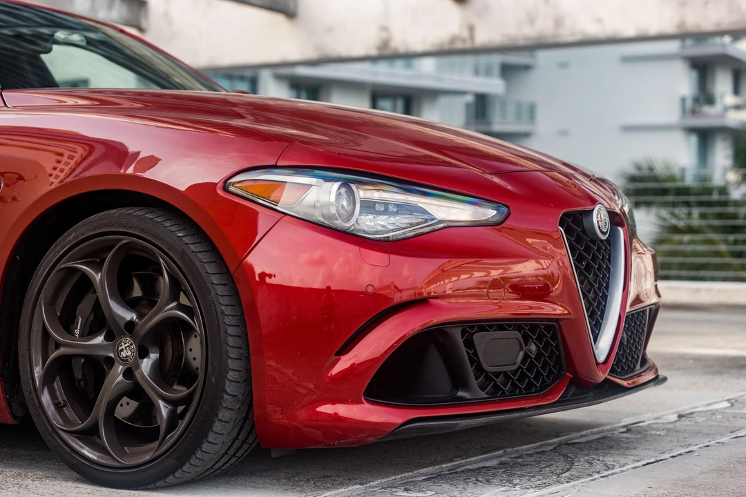 2017 Alfa Romeo Giulia Quadrifoglio - Image 11 of 31