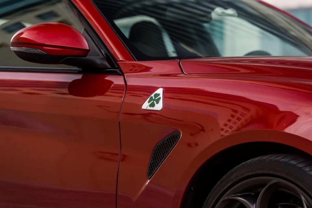 2017 Alfa Romeo Giulia Quadrifoglio - Image 27 of 31