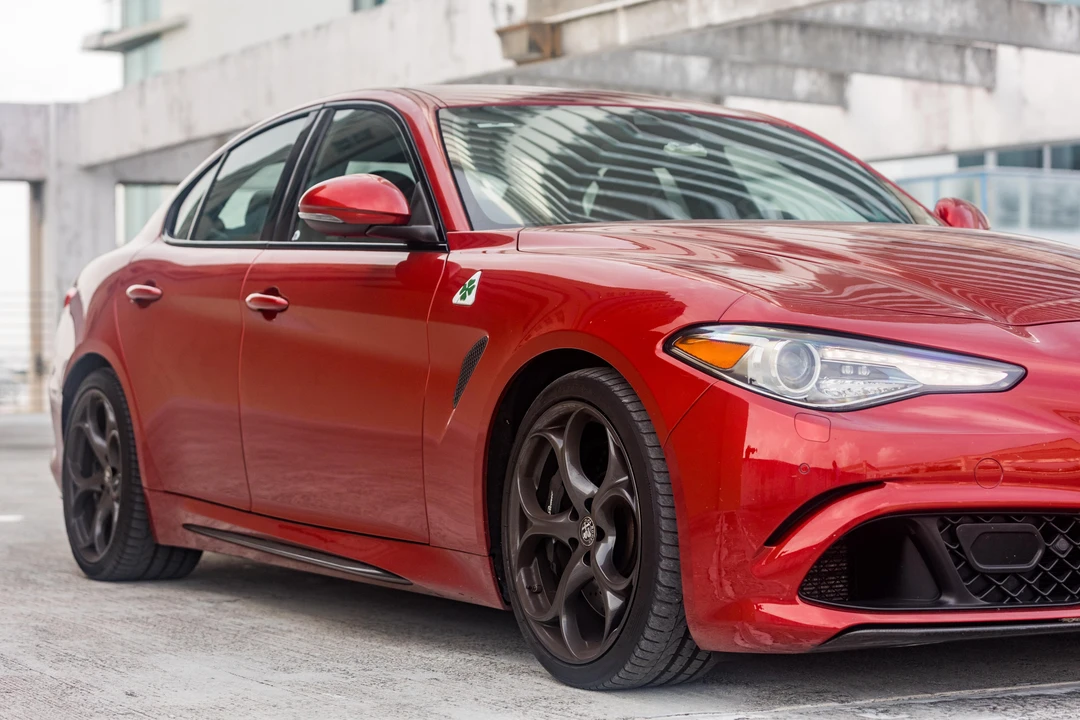 2017 Alfa Romeo Giulia Quadrifoglio - Image 28 of 31