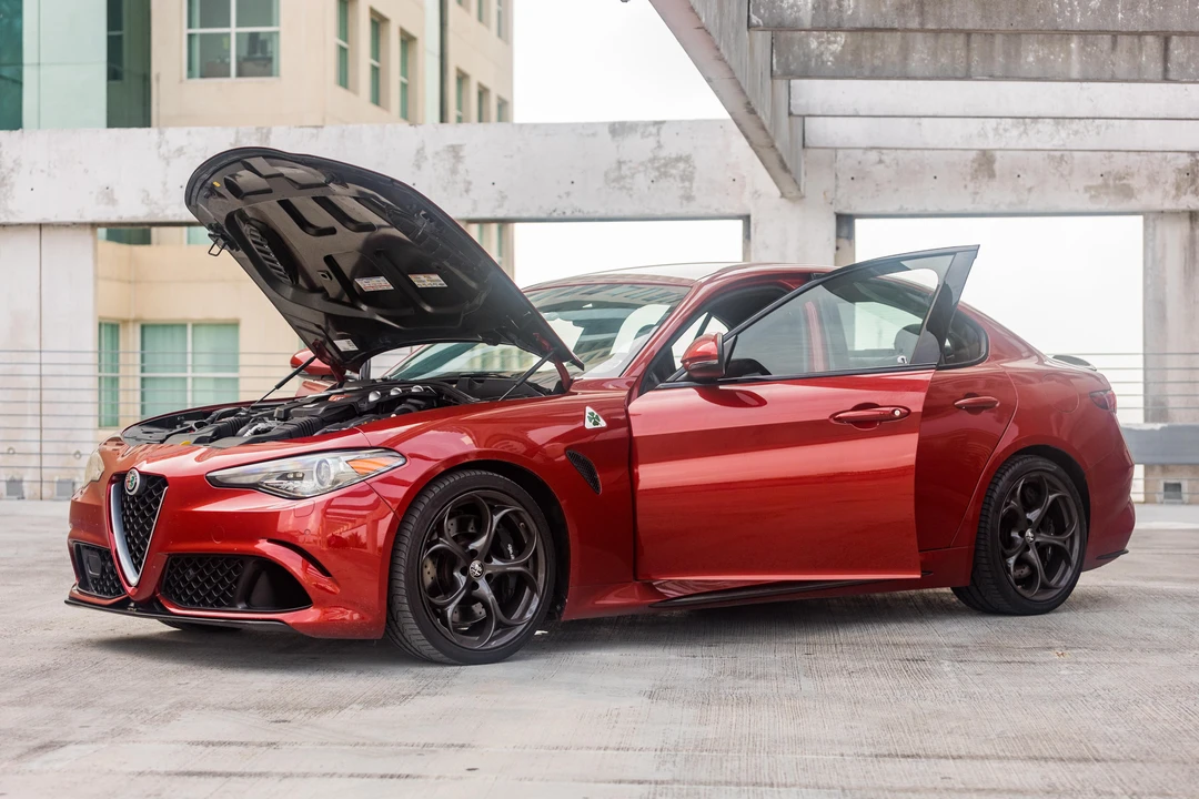 2017 Alfa Romeo Giulia Quadrifoglio - Image 8 of 31