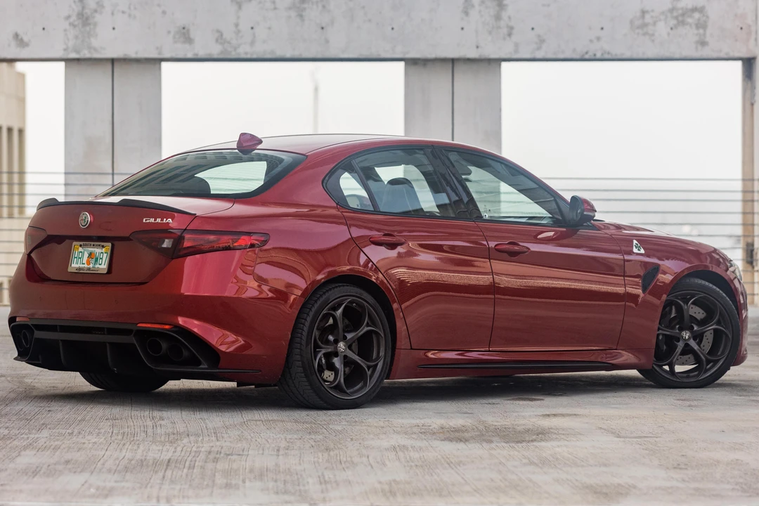2017 Alfa Romeo Giulia Quadrifoglio - Image 4 of 31