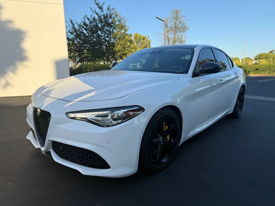 2017 Alfa Romeo Giulia - Image 2 of 21