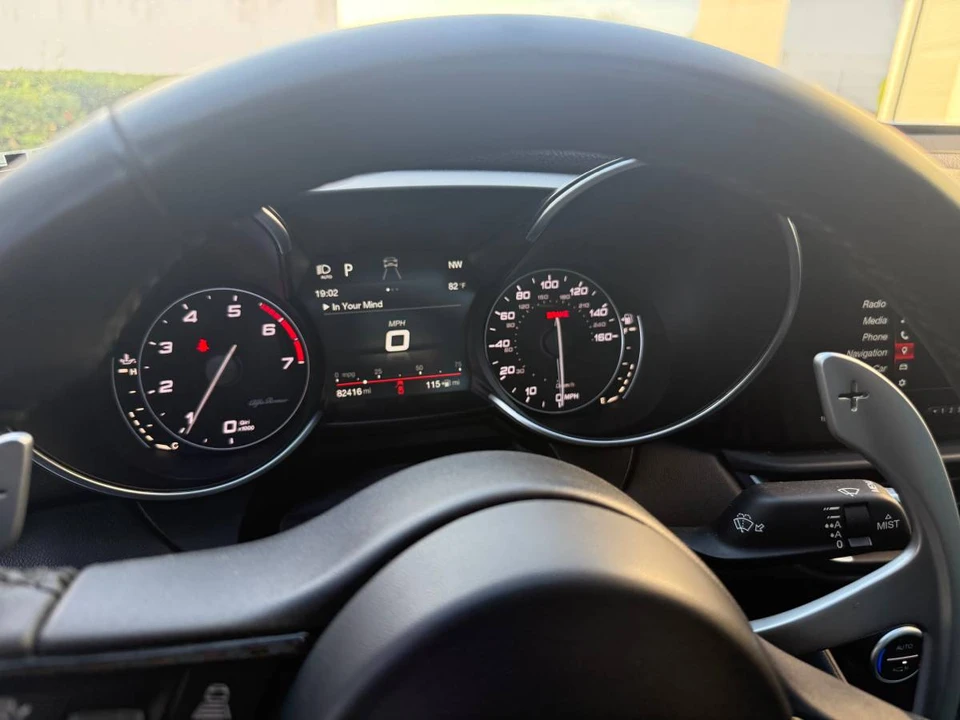 2017 Alfa Romeo Giulia - Image 12 of 21