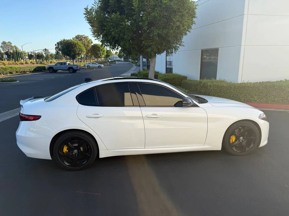 2017 Alfa Romeo Giulia - Image 6 of 21
