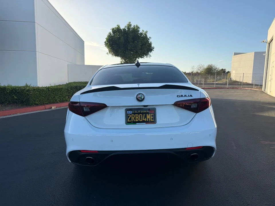 2017 Alfa Romeo Giulia - Image 4 of 21