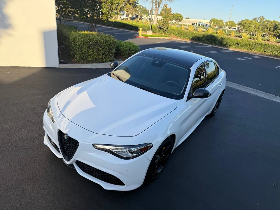 2017 Alfa Romeo Giulia - Image 9 of 21