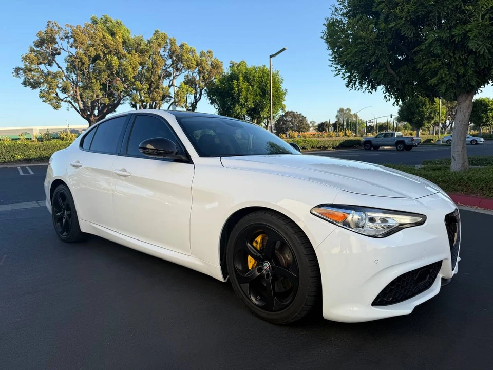2017 Alfa Romeo Giulia - Image 7 of 21