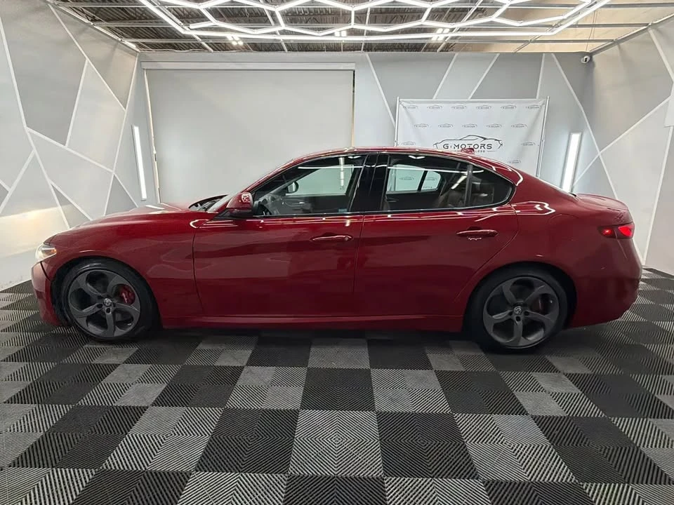 2017 Alfa Romeo Giulia - Image 2 of 19