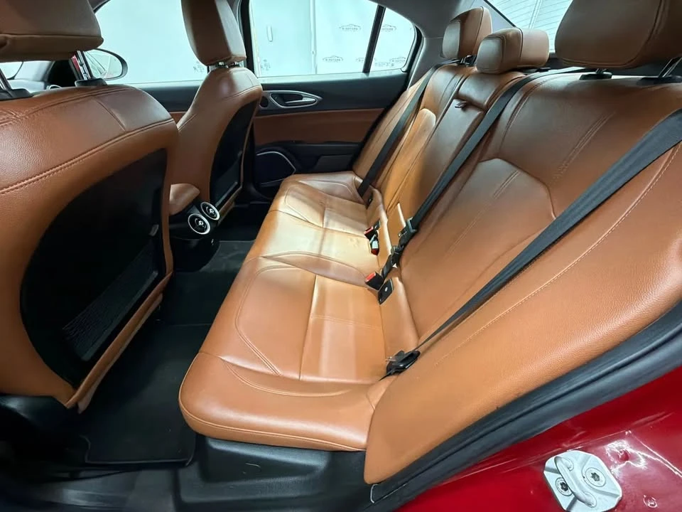 2017 Alfa Romeo Giulia - Image 18 of 19