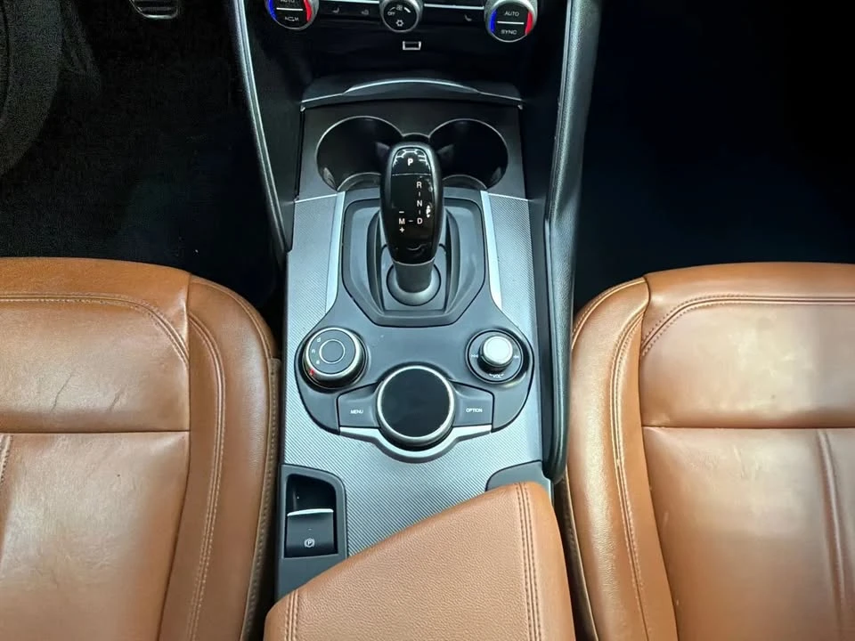 2017 Alfa Romeo Giulia - Image 11 of 19